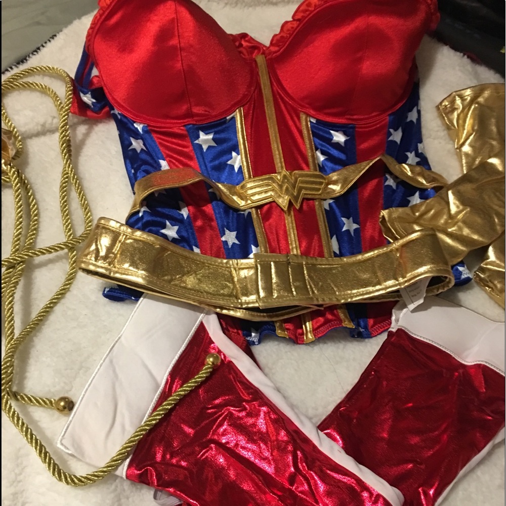 Halloween Wonder women costume